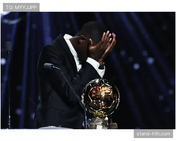 阿什拉夫荣膺法甲赛季最佳潜力奖，未来表现备受期待