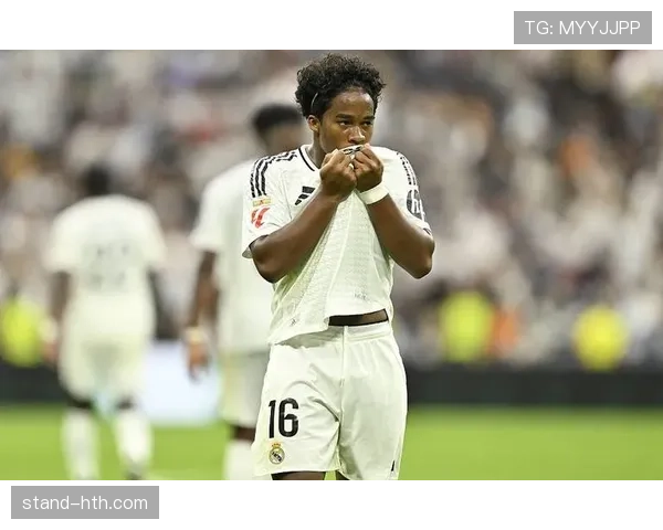 皇马传奇表现稳健，三连冠背后是不懈奋斗与坚持