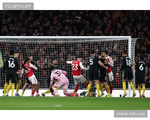 曼联争四形势变化:当前阶段竞争趋紧,对赛季走势形成制约 曼联争四形势变化:当前阶段竞争趋紧,对赛季走势形成制约